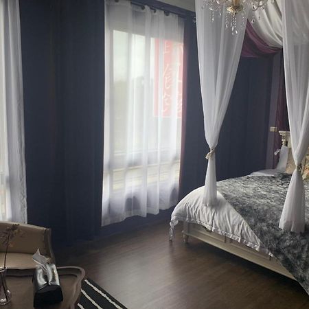 Light Luxury Apartment Apartment T'ai-tung Extérieur photo
